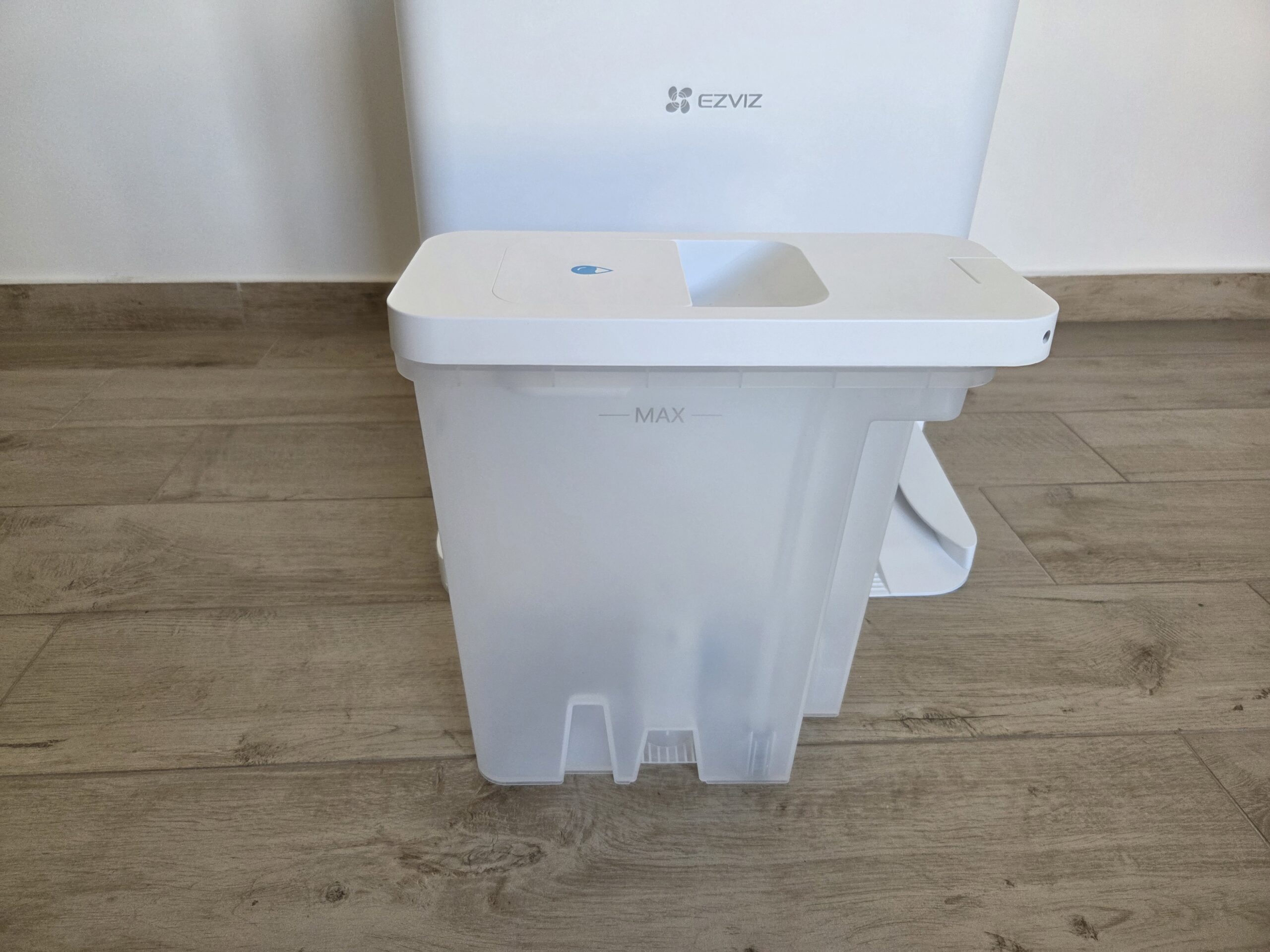Recensione EZVIZ RS20 Pro, un robot aspirapolvere che non ti aspetti - macitynet.it