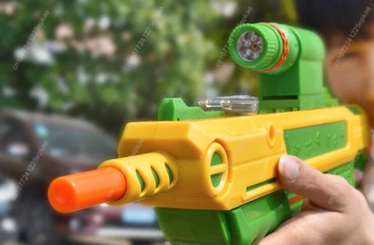 Col fucile spara-sale Salt Power Gun vi liberate di mosche e zanzare - macitynet.it