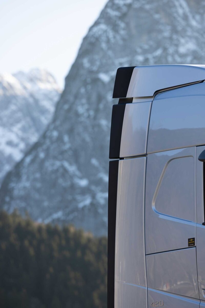 Volvo Trucks si ispira all'industria aerospaziale con l'aerodinamica - macitynet.it Volvo Trucks si ispira all'industria aerospaziale con l'aerodinamica - macitynet.it