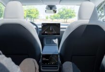Tesla sta riuscendo dove Apple Car e tutti gli altri hanno fallito Tesla robotaxi debutta in USA senza conducente e senza clamore - macitynet.it