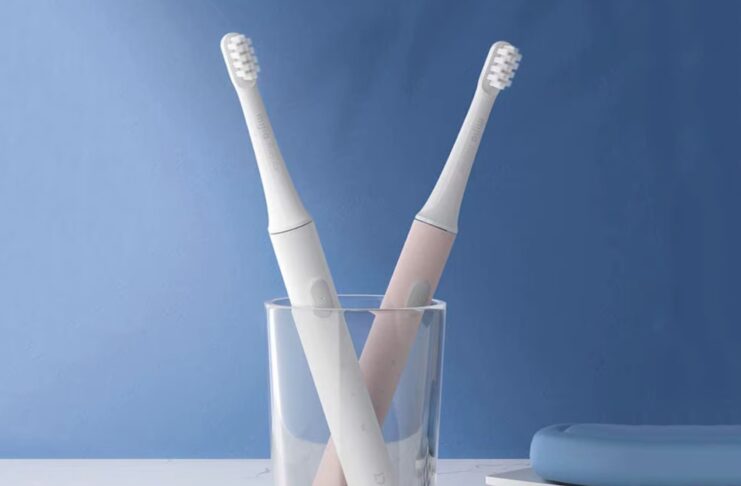 Oltre 16500 vibrazioni al minuto con lo spazzolino sonico Xiaomi T100 in offerta - macitynet.it