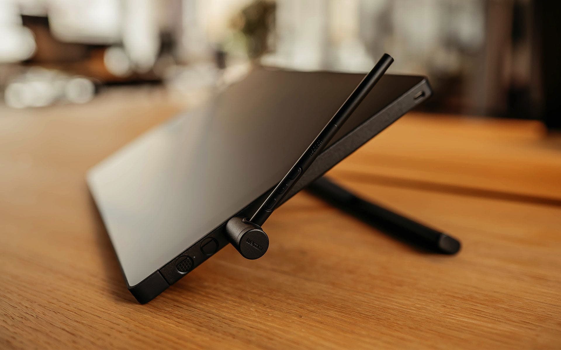 Nuova linea Wacom Cintiq con schermi più grandi e multitouch - macitynet.it