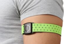 Nilox HRM Smart Armband, cardiofrequenzimetro da braccio con LED per monitoraggio in tempo reale Nilox HRM Smart Armband, cardiofrequenzimetro da braccio con LED per monitoraggio in tempo reale - macitynet.it