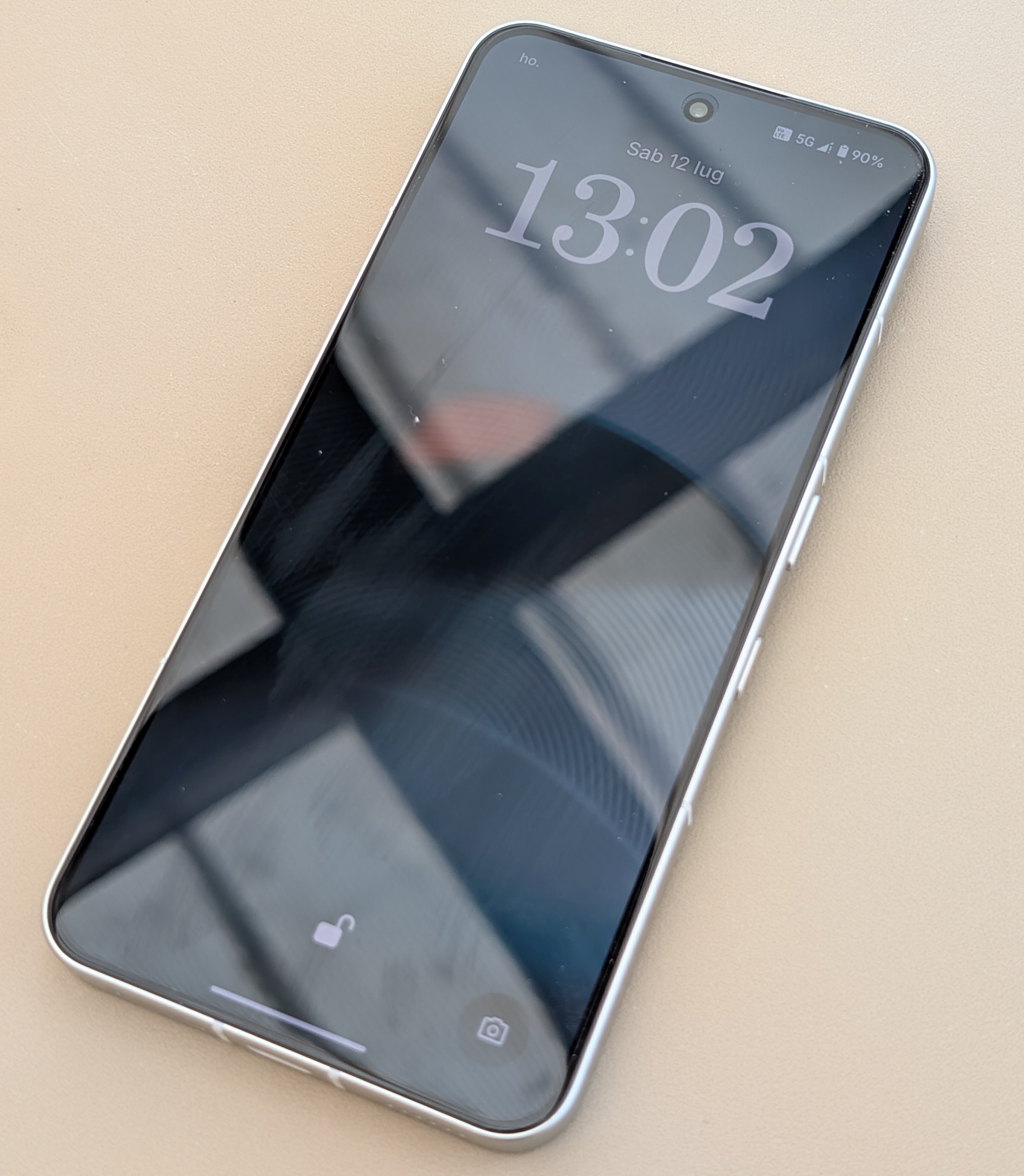 Recensione Nothing Phone (3), un flagship ambizioso - macitynet.it Recensione Nothing Phone (3), un flagship ambizioso - macitynet.it