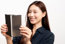 schermo pieghevole resistenza apple fold