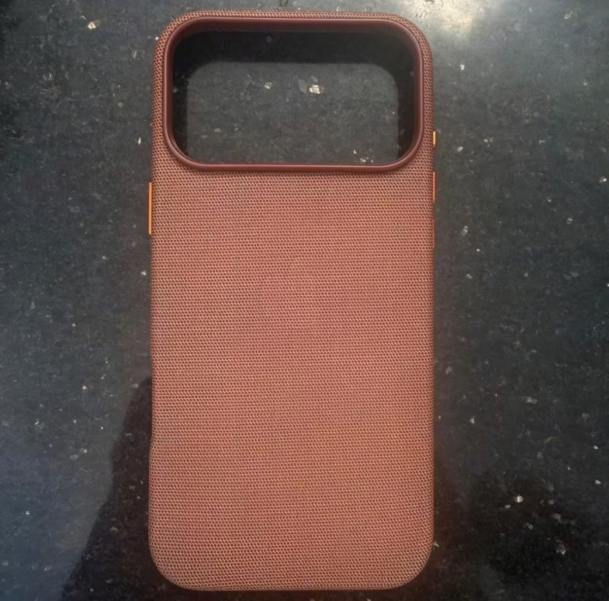 Con iPhone 17 Apple introdurrà nuove custodie per dimenticare FineWoven - macitynet.it