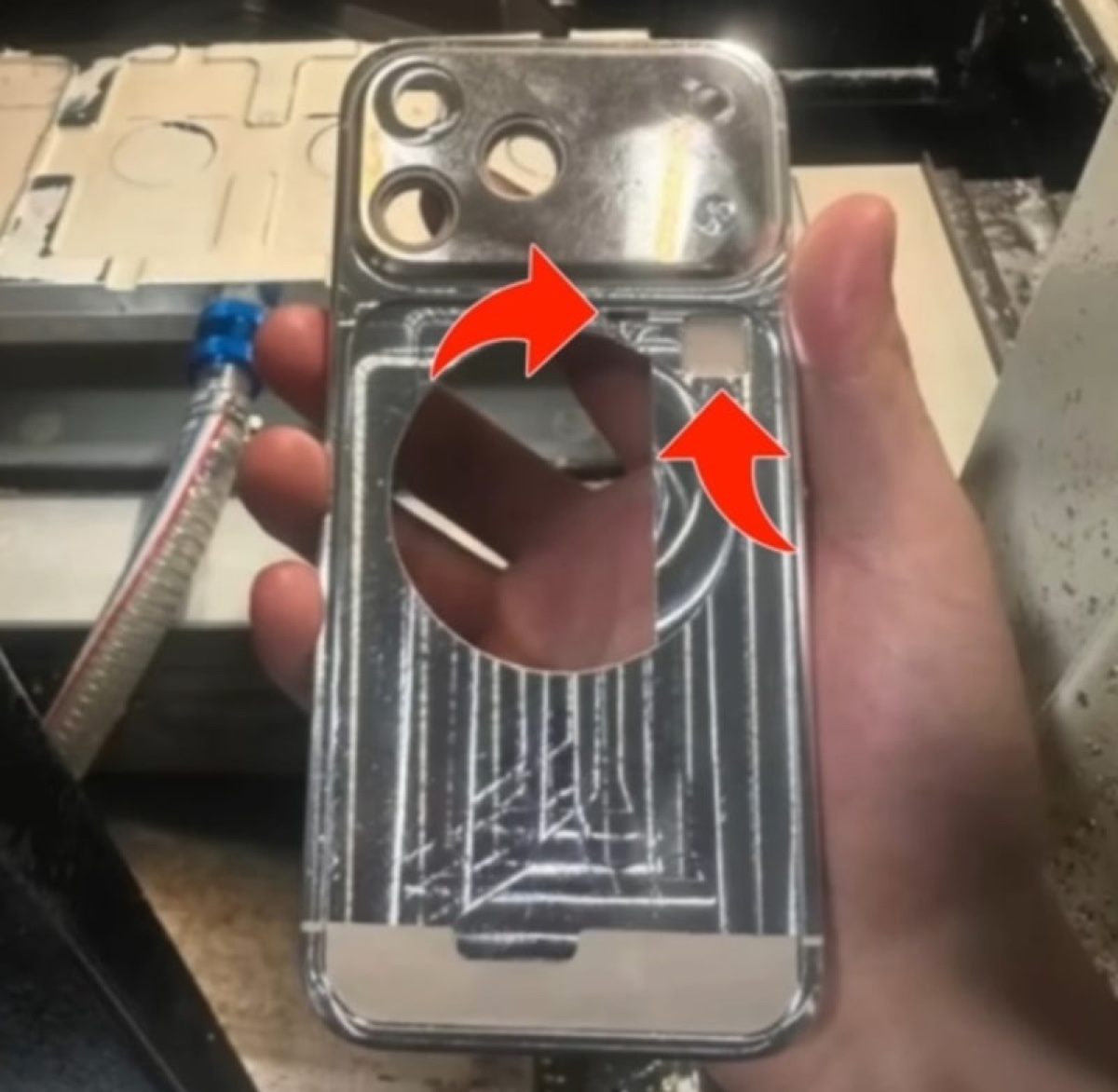 iPhone 17 Pro, in foto lo chassis in alluminio che cambia tutto - macitynet.it iPhone 17 Pro, in foto lo chassis in alluminio che cambia tutto - macitynet.it