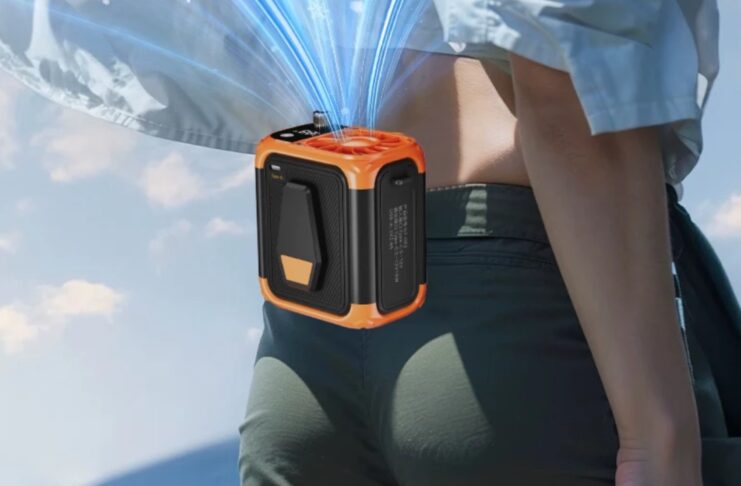 Mini ventilatore da cintura con torcia incorporata a soli 8 € - macitynet.it