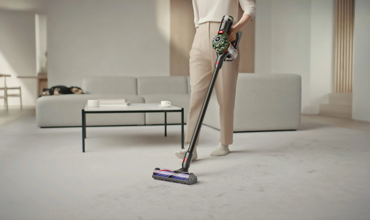 Dyson Cyclone, reinventa l’aspirapolvere senza fili V8 - macitynet.it