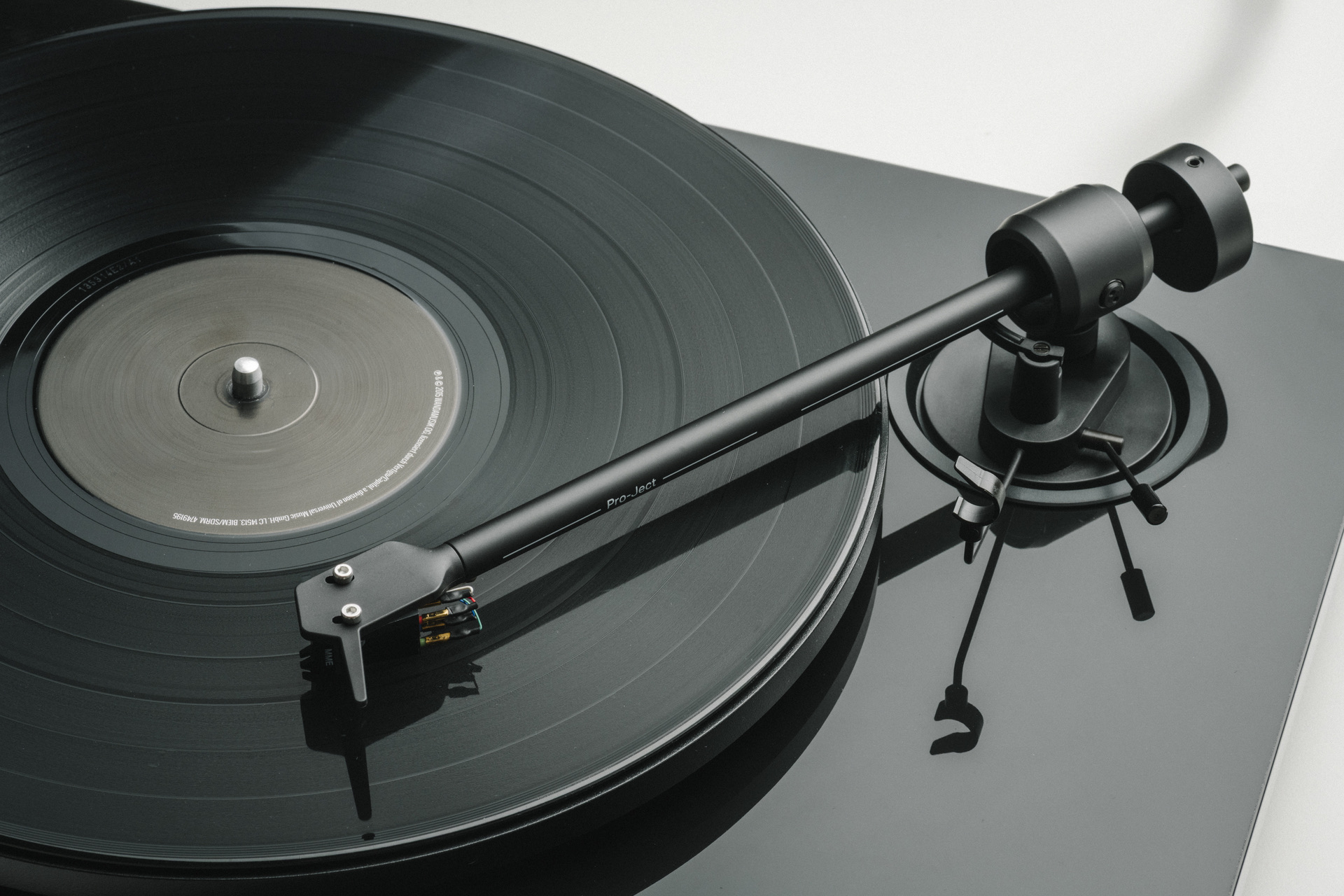 Pro-Ject E1.2 è il giradischi economico che porta l’alta fedeltà a tutti - macitynet.it