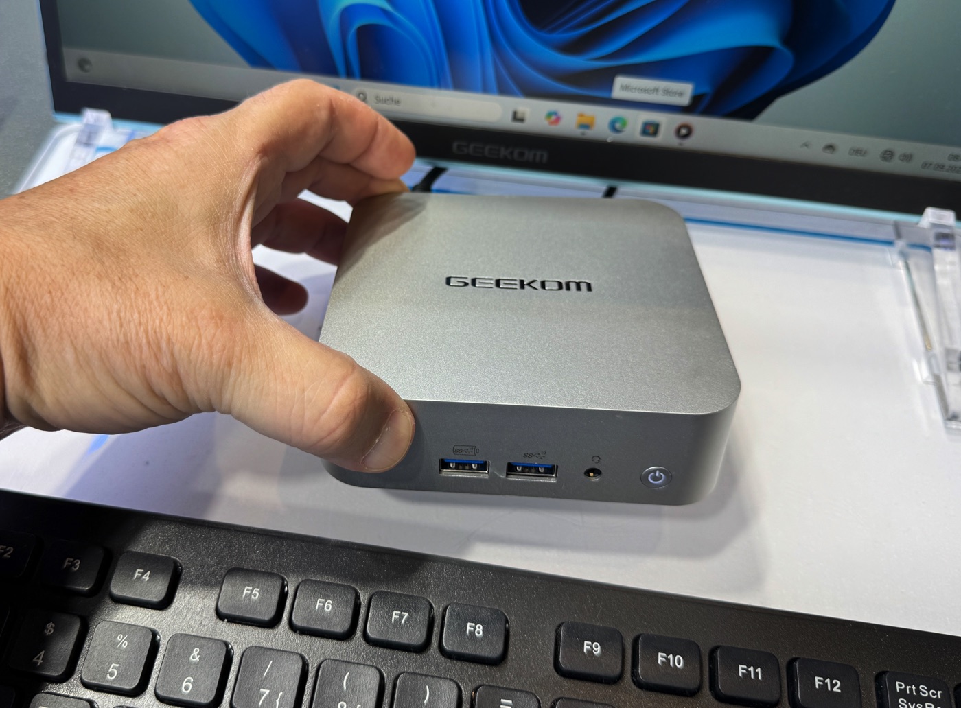 GEEKOM fa debuttare il super mini PC A9 Mega e i portatili GeekBook ad IFA 2025 - macitynet.it GEEKOM fa debuttare il super mini PC A9 Mega e i portatili GeekBook ad IFA 2025 - macitynet.it