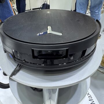 [in attesa di foto ]IFA 2025 , DEEBOT X11 e ULTRAMARINE sono le nuove soluzioni di robotica domestica di Ecovacs - macitynet.it