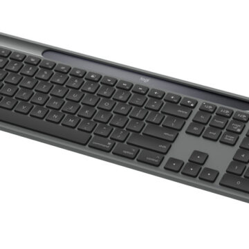 Con Logitech Signature Slim Solar K980 niente fili e niente ricarica - macitynet.it