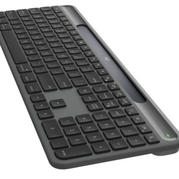 Con Logitech Signature Slim Solar K980 niente fili e niente ricarica - macitynet.it