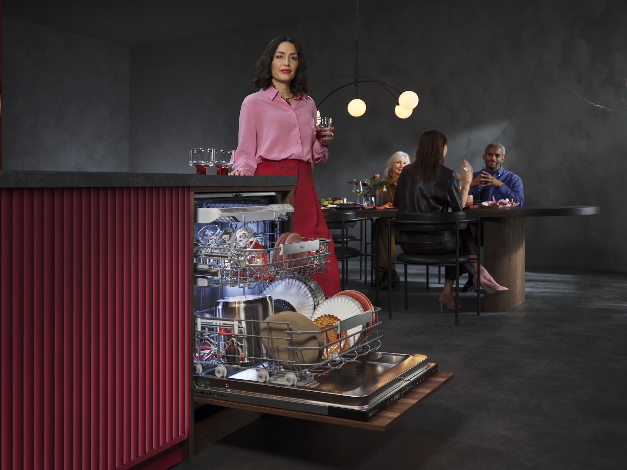 IFA 2025 , AEG presenta la nuova generazione di lavastoviglie silenziose ed efficienti - macitynet.it