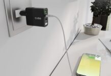 Black Friday: SBS sconta power bank, caricabatterie, tastiere, auricolari e supporti macitynet.it
