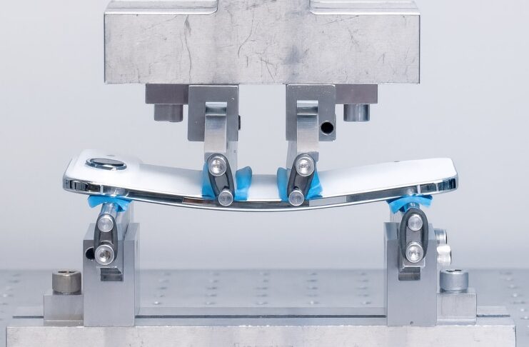 Resistenza iPhone Air, anche Apple ha provato a distruggerlo - macitynet.it