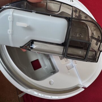 Ad IFA 2025 Il robot Narwal Flow che aspira e lava con il panno che si rigenera - macitynet.it