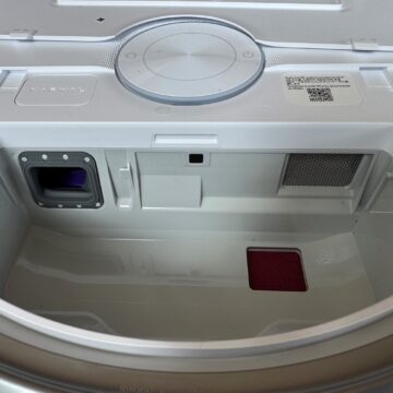 Ad IFA 2025 Il robot Narwal Flow che aspira e lava con il panno che si rigenera - macitynet.it