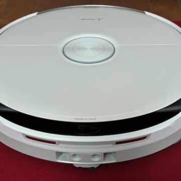 Ad IFA 2025 Il robot Narwal Flow che aspira e lava con il panno che si rigenera - macitynet.it