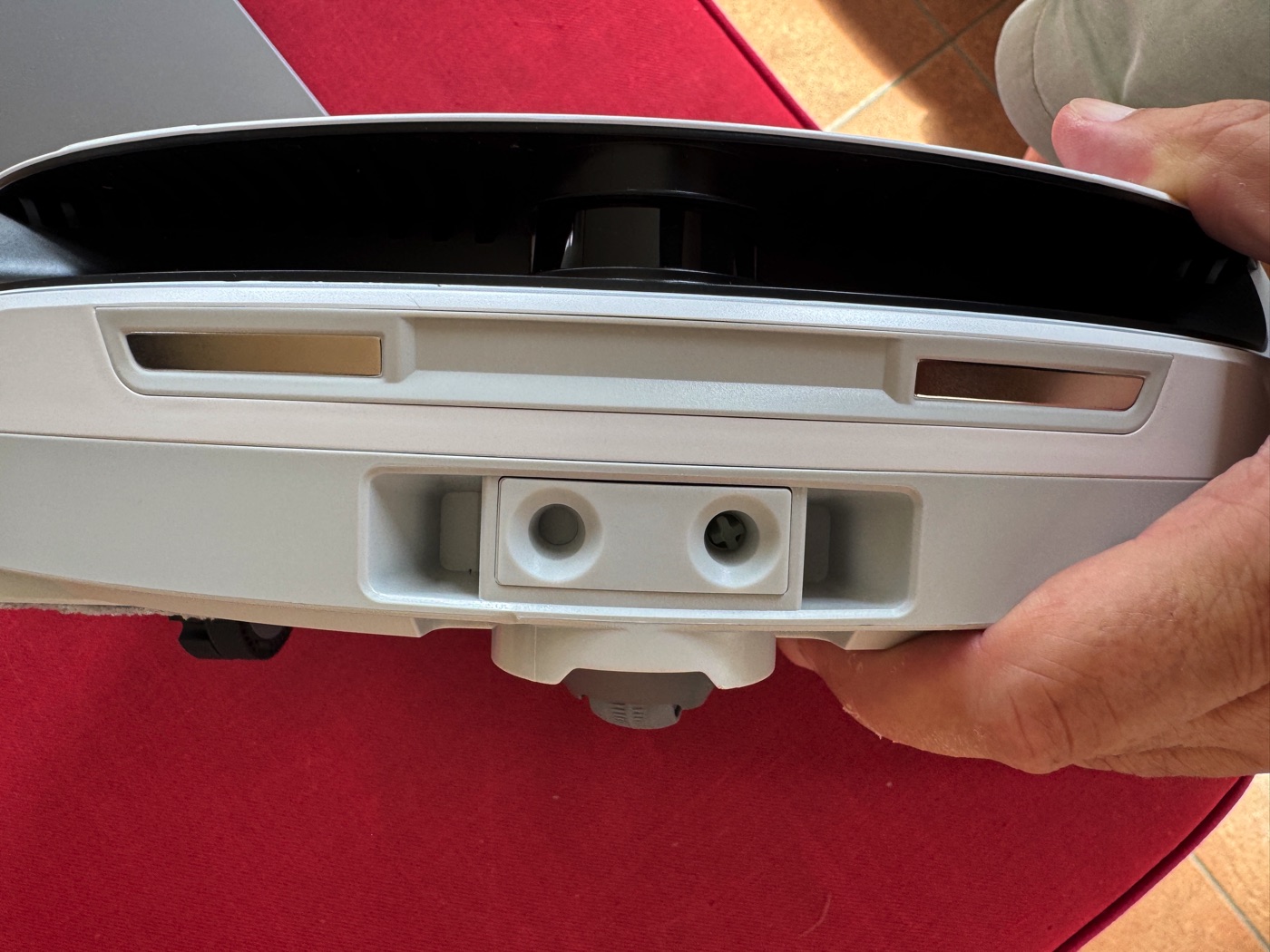 Ad IFA 2025 Il robot Narwal Flow che aspira e lava con il panno che si rigenera - macitynet.it Ad IFA 2025 Il robot Narwal Flow che aspira e lava con il panno che si rigenera - macitynet.it