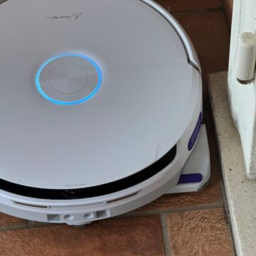 Ad IFA 2025 Il robot Narwal Flow che aspira e lava con il panno che si rigenera - macitynet.it