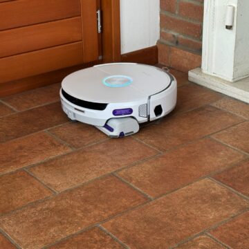 Ad IFA 2025 Il robot Narwal Flow che aspira e lava con il panno che si rigenera - macitynet.it