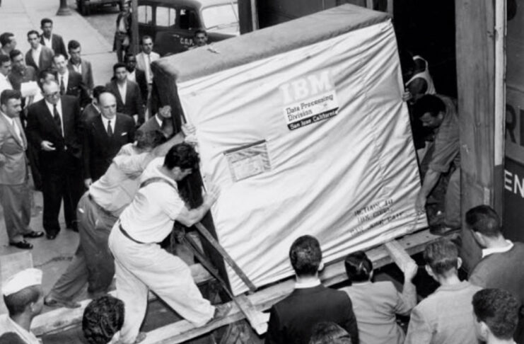 69 anni fa il primo hard disk, oltre una tonnellata per 3,75MB - macitynet.it