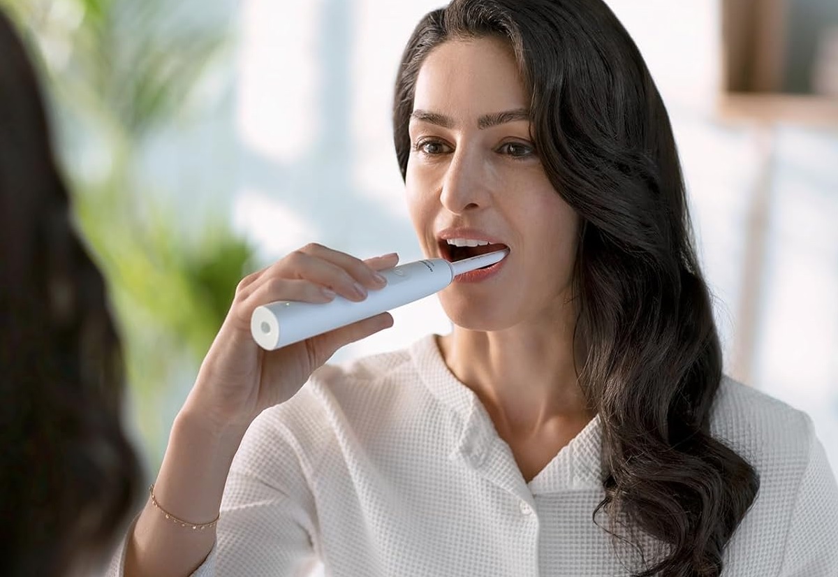 Due spazzolii elettrici Philips Sonicare 3100, solo 49,99 euro invece di 120,99 euro - macitynet.it Due spazzolii elettrici Philips Sonicare 3100, solo 49,99 euro invece di 120,99 euro - macitynet.it