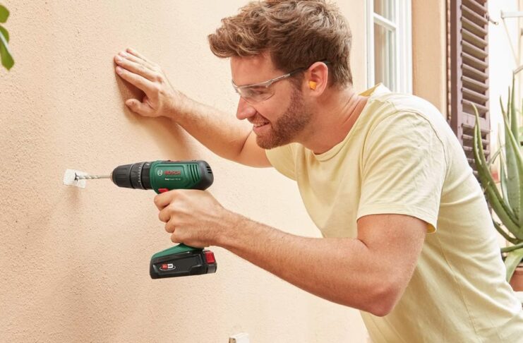 Trapano Bosch a percussione EasyImpact, solo 75€ con coupon - macitynet.it