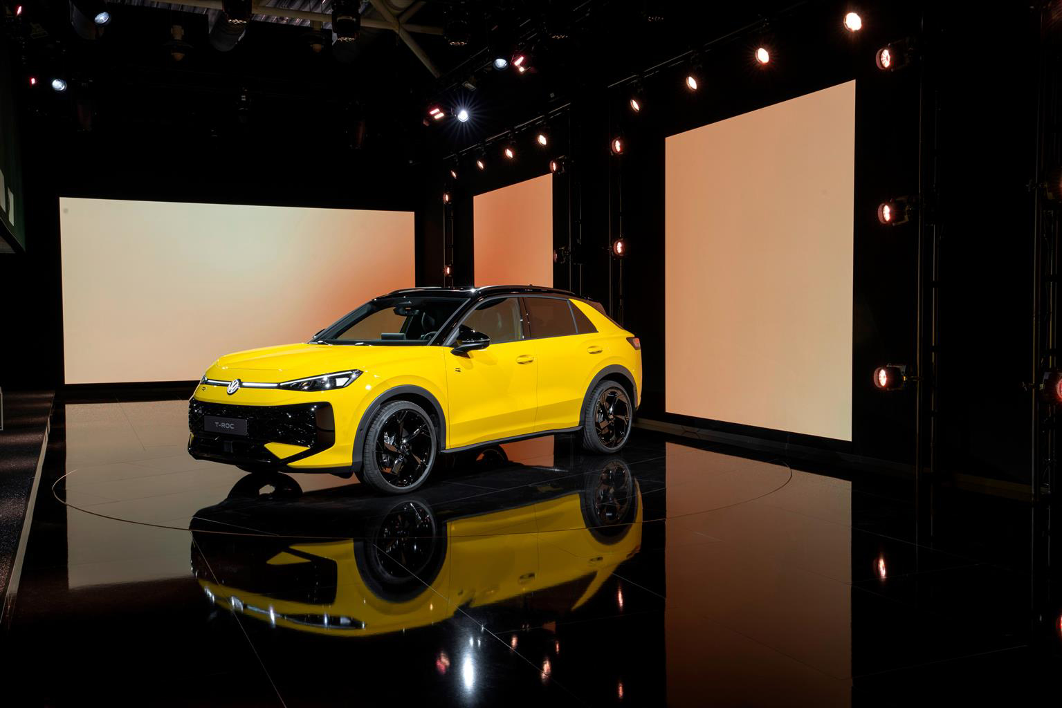 Volkswagen T-Roc, prezzi e dettagli per l'Italia - macitynet.it Volkswagen T-Roc, prezzi e dettagli per l'Italia - macitynet.it