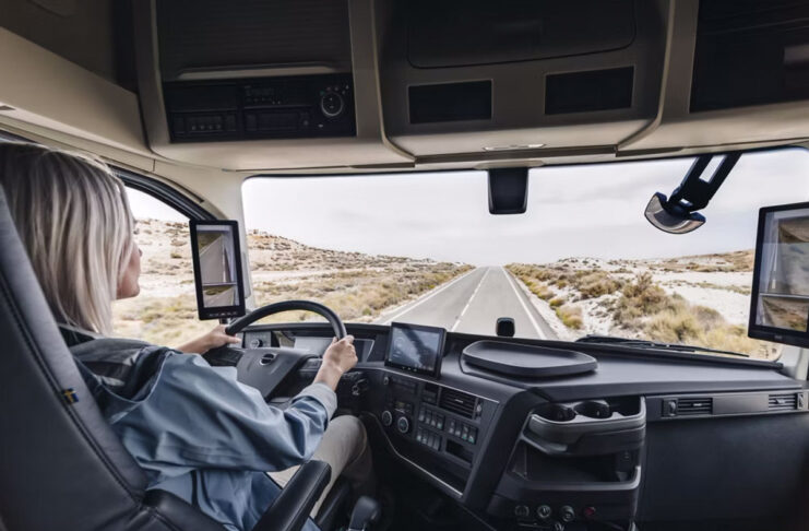Volvo Trucks migliora il Driver Alert Support, l'allerta per distrazioni e sonnolenza alla guida dei camion - macitynet.it