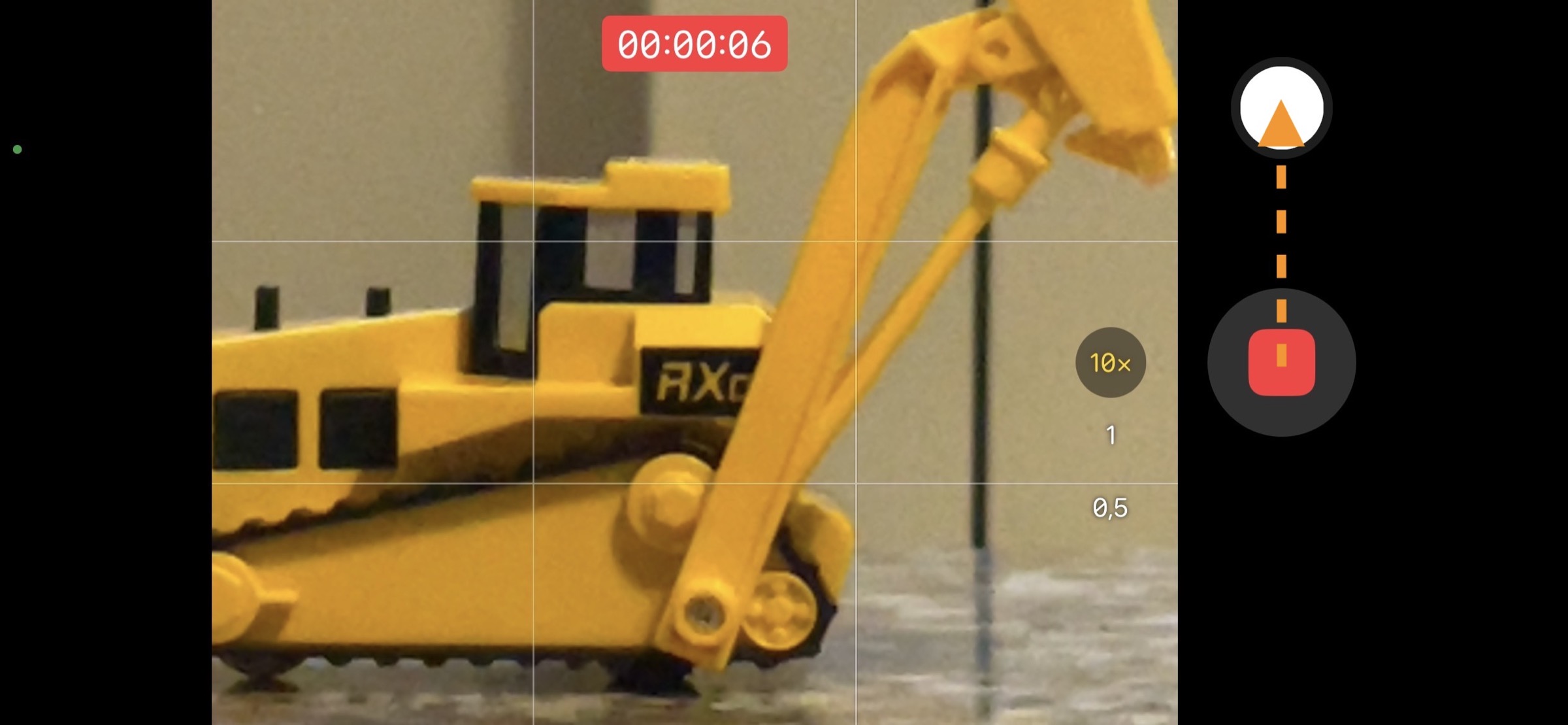 Zoom video iPhone oltre i limiti ufficiali, come arrivare fino a 25x - macitynet.it Zoom video iPhone oltre i limiti ufficiali, come arrivare fino a 25x - macitynet.it