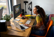 Apple presenta il MacBook Pro da 14 pollici con chip M5, un salto nelle prestazioni AI e durata della batteria - macitynet.it