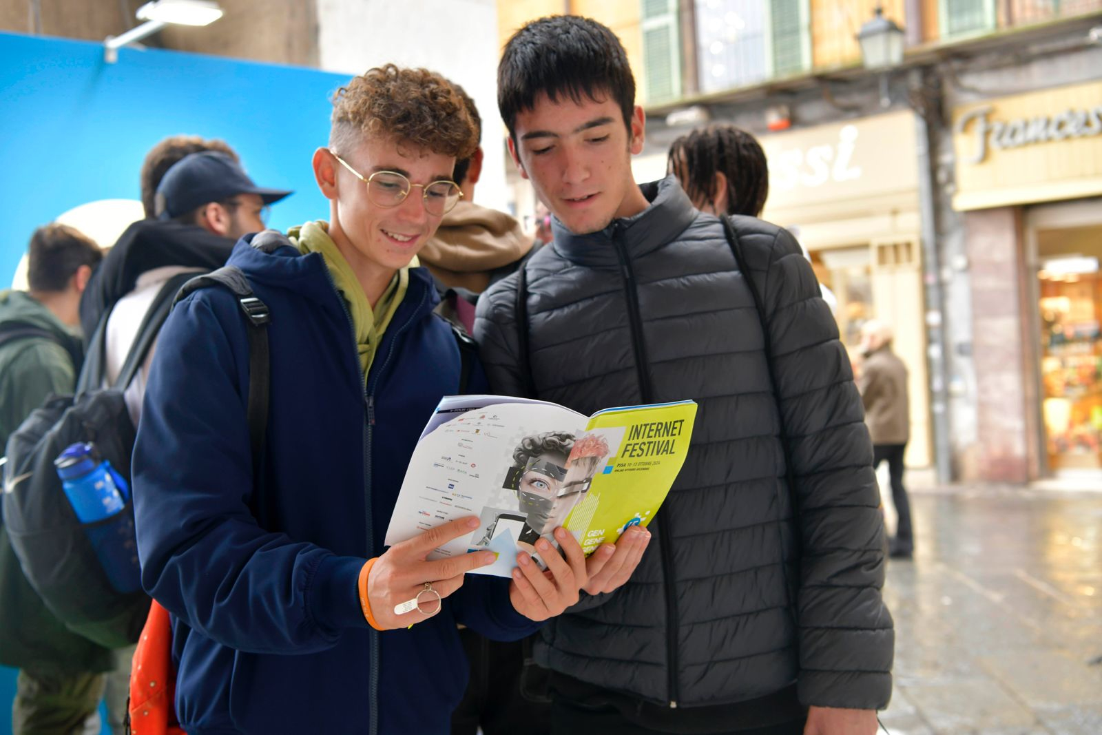 Borse hi-tech, cani robot e altre innovazioni all'Internet Festival di Pisa - macitynet.it Borse hi-tech, cani robot e altre innovazioni all'Internet Festival di Pisa - macitynet.it