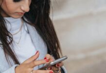 Cos’è quell’icona nera che appare sullo schermo: potrebbe succedere anche a te, ecco cosa fare Icona nera sullo schermo