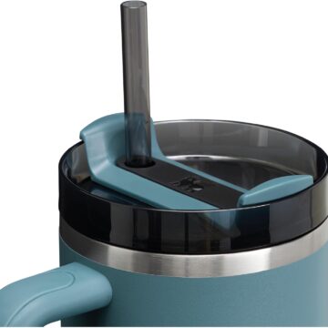 Festa Prime, Stanley Quencher H2.0 FlowState Tumbler, sostenibile, sicura e in offerta con il trucco - macitynet.it