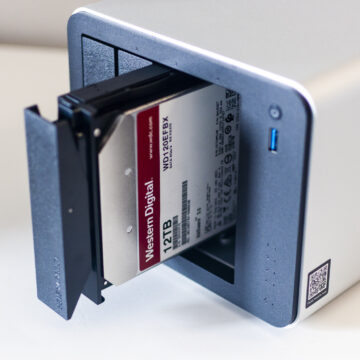 Recensione TerraMaster F4-425 Plus: 7 slot per il NAS che non deve chiedere, mai - macitynet.it