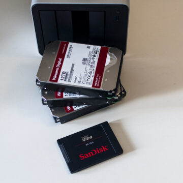 Recensione TerraMaster F4-425 Plus: 7 slot per il NAS che non deve chiedere, mai - macitynet.it