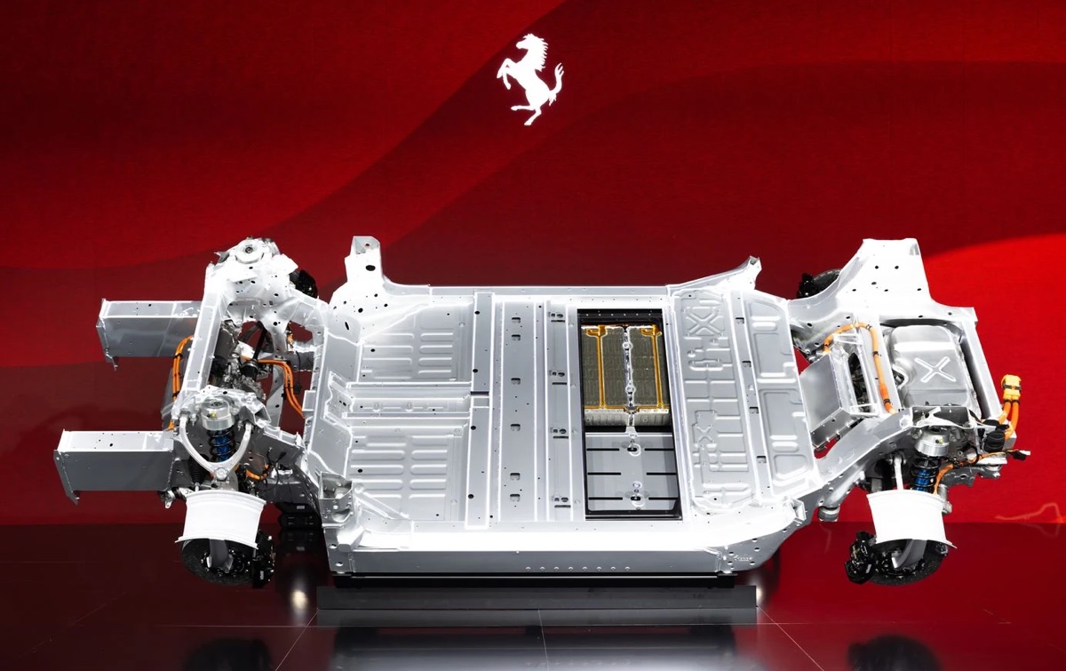 Ferrari profuma di Apple con la prima Elettrica firmata Jony Ive - macitynet.it