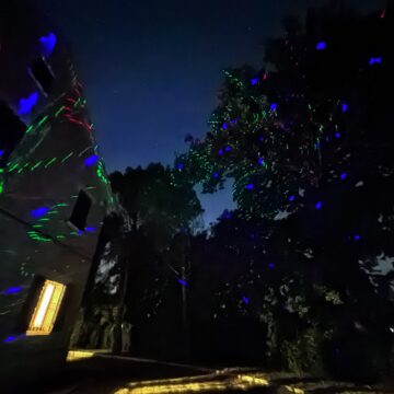 Recensione Govee Outdoor Laser Light Projector, luci, effetti e colori da Hallowen a Natale e oltre - macitynet.it