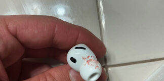 AirPods con tracce di sanguinamento
