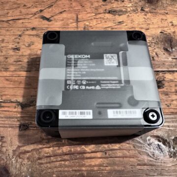 Recensione mini PC GEEKOM IT13 2025 Edition, piccolo ma potente e con tante porte - macitynet.it