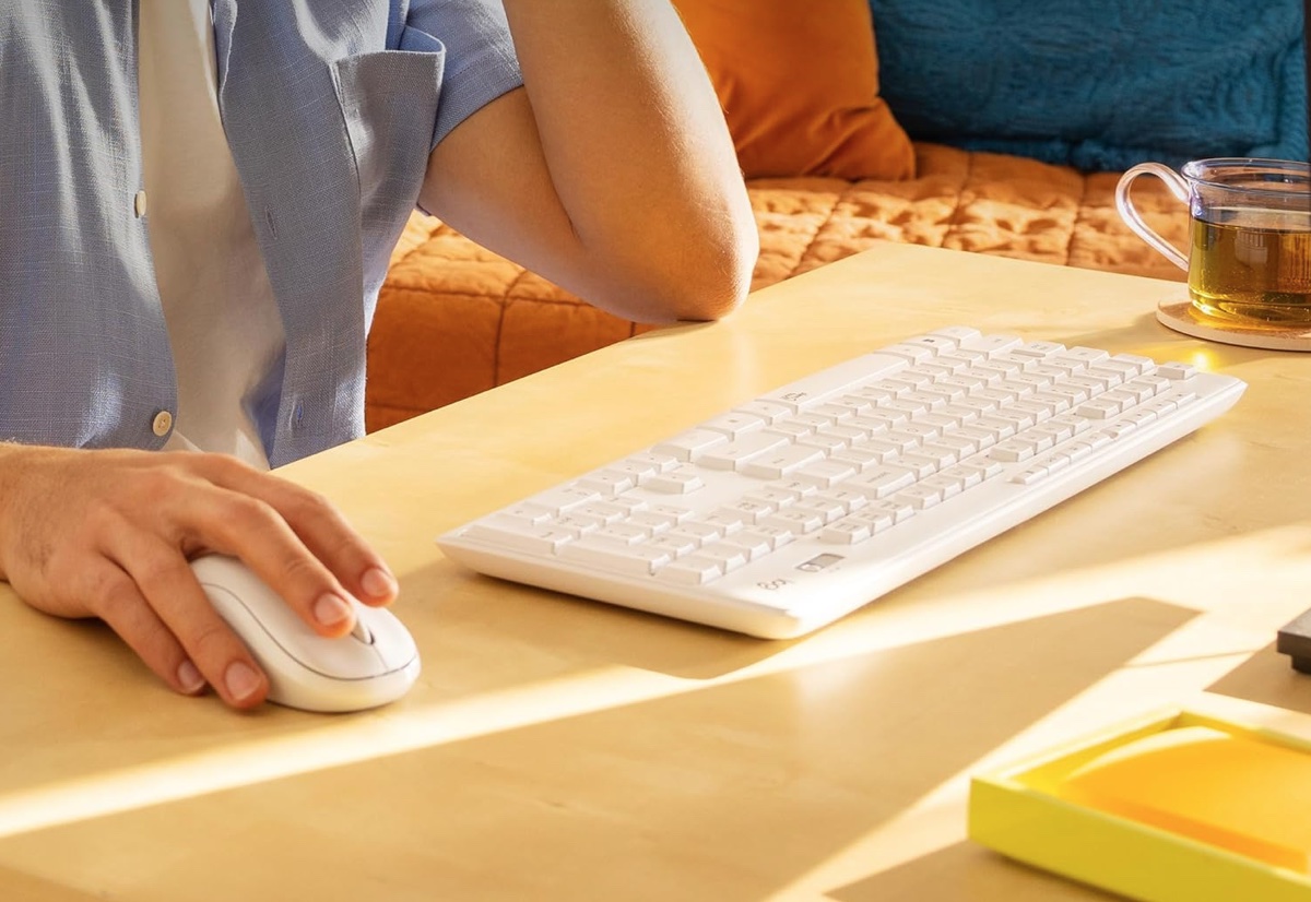 macitynet.it Il kit Logitech MK295 unisce tastiera full-size e mouse wireless con tecnologia SilentTouch per ridurre i rumori del 90%.