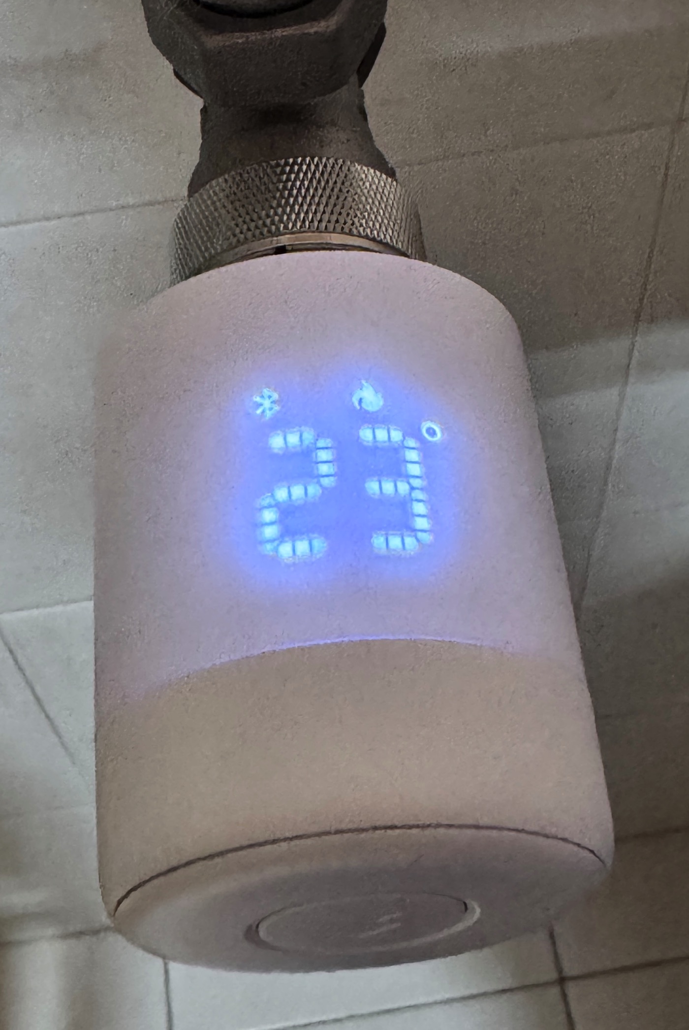 Recensione SwitchBot Termostato smart per radiatore, controllo diretto e/o via Matter - macitynet.it Recensione SwitchBot Termostato smart per radiatore, controllo diretto e/o via Matter - macitynet.it