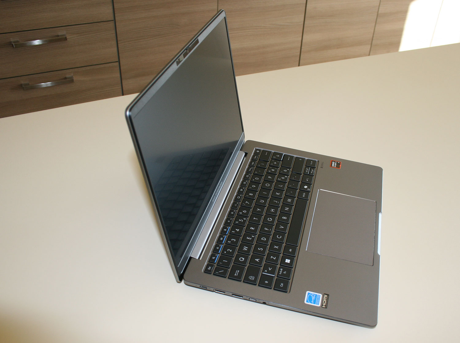 Recensione notebook Asus ExpertBook PM3406CKA, portatile per chi lavora - macitynet.it Recensione notebook Asus ExpertBook PM3406CKA, portatile per chi lavora - macitynet.it
