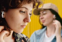 effetti uso prolungato auricolari