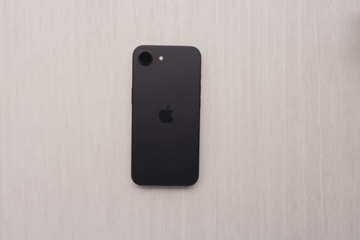 Sconti pazzi da Esselunga, iPhone 16e praticamente regalato: lo trovi a 299€, ma solo con questo trucco - macitynet.it iphone 16e offerta