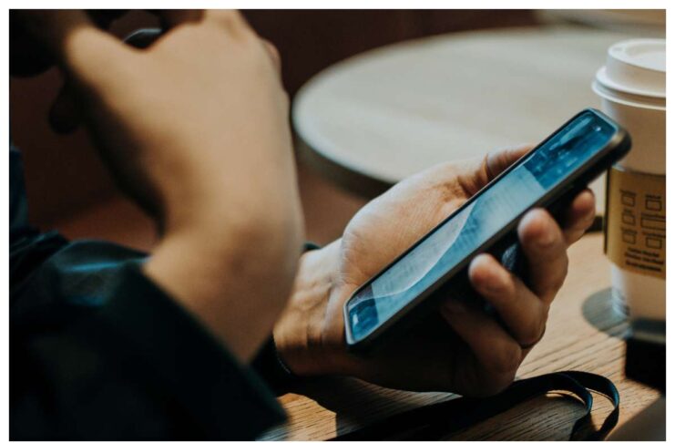 Devi cambiare subito telefono