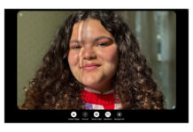 La luce ad anello virtuale per FaceTime è in macOS Tahoe 26.2 Es. Videochiamata FaceTime